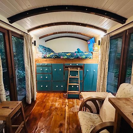 The Railway Carriage - Blue Villa Glasbury Exterior photo