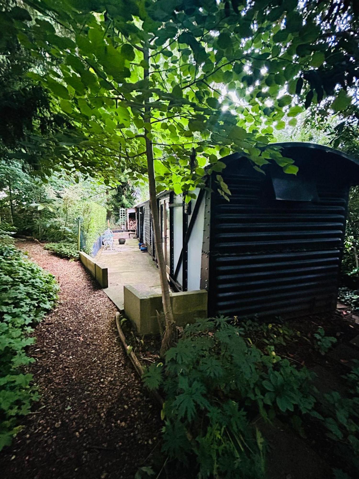 The Railway Carriage - Blue Villa Glasbury Exterior photo