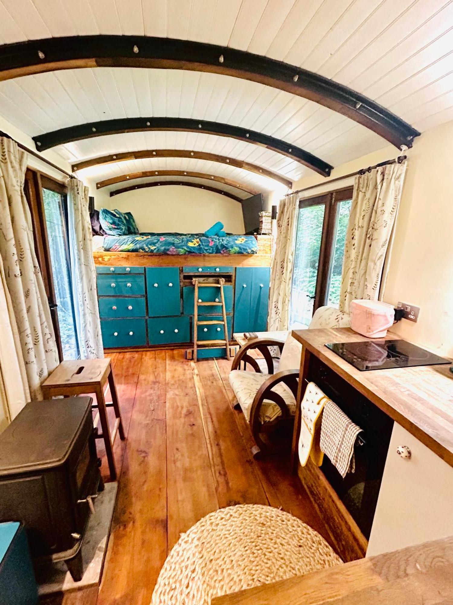 The Railway Carriage - Blue Villa Glasbury Exterior photo