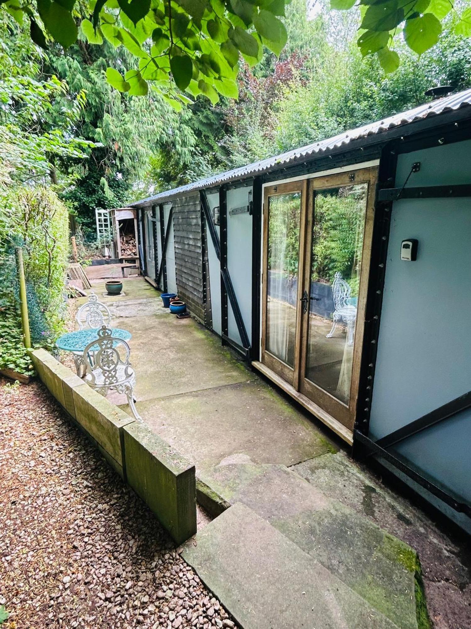The Railway Carriage - Blue Villa Glasbury Exterior photo